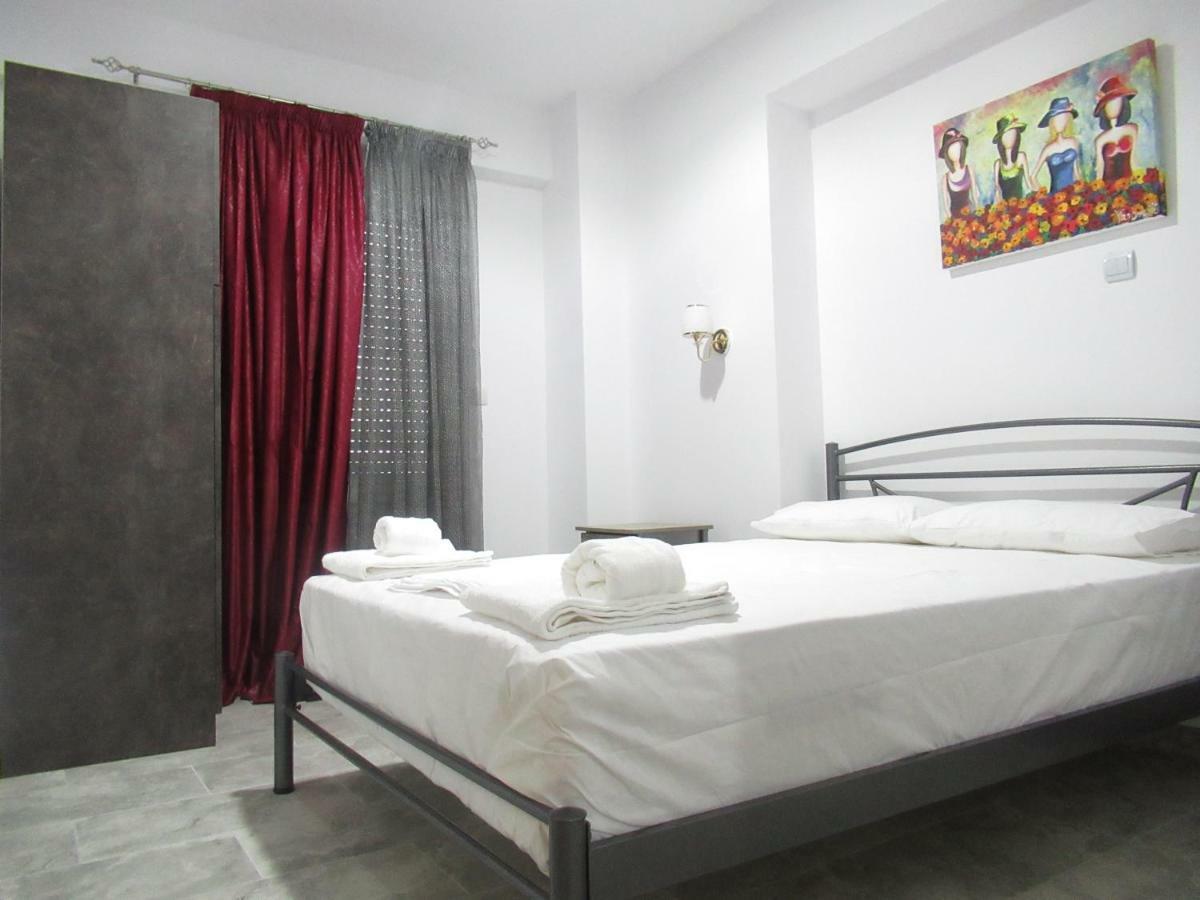 Artistic Rent Rooms & Apartments Nea Kallikrateia エクステリア 写真